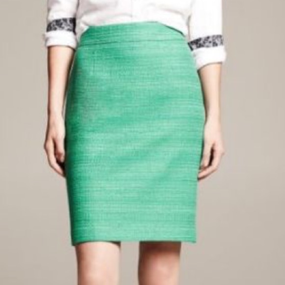 Banana Republic Dresses & Skirts - Banana Republic tweed pencil skirt
